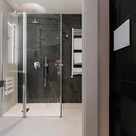Mh & Hotell