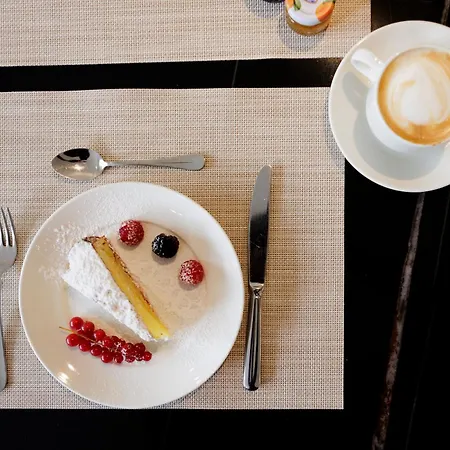 Mh & Hotell 4*