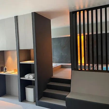 Hotell Mh & 4*